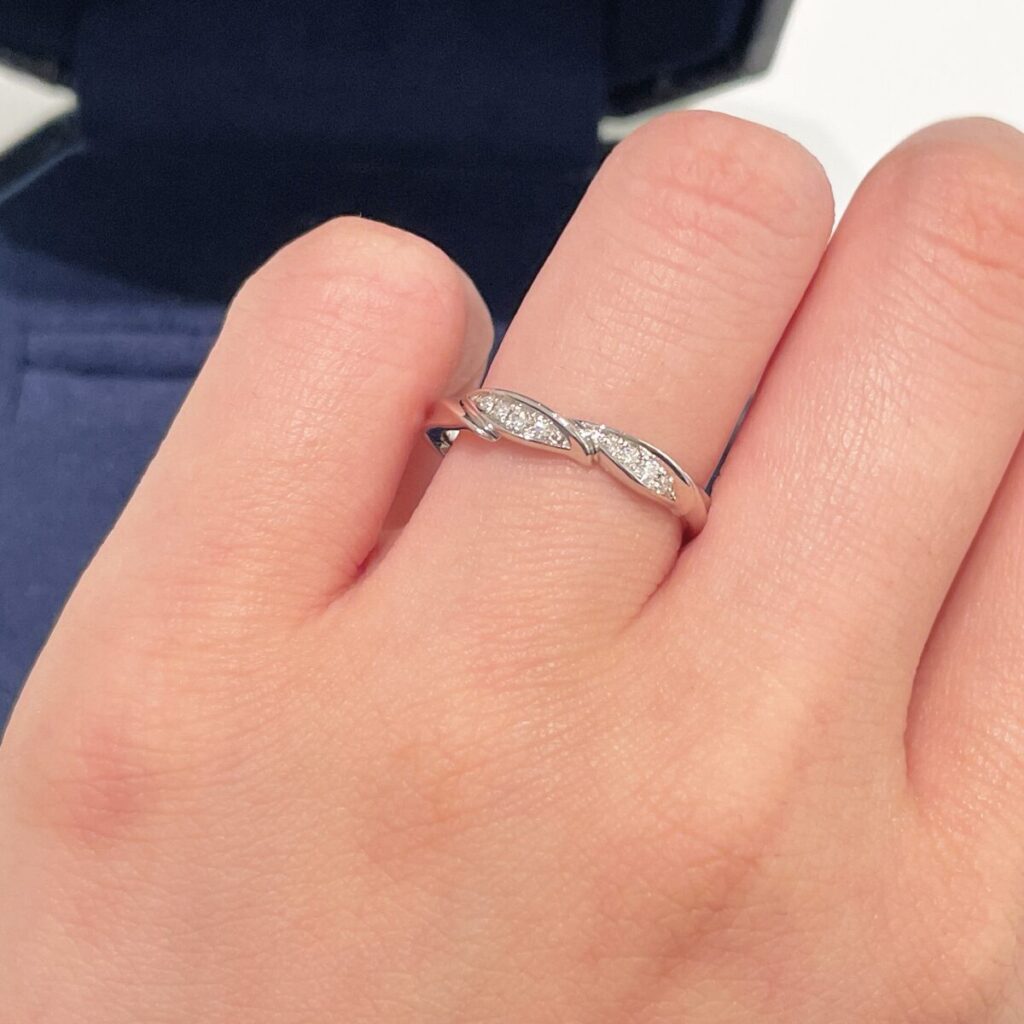 ロイヤル・アッシャーの結婚指輪WRA069/WRB079