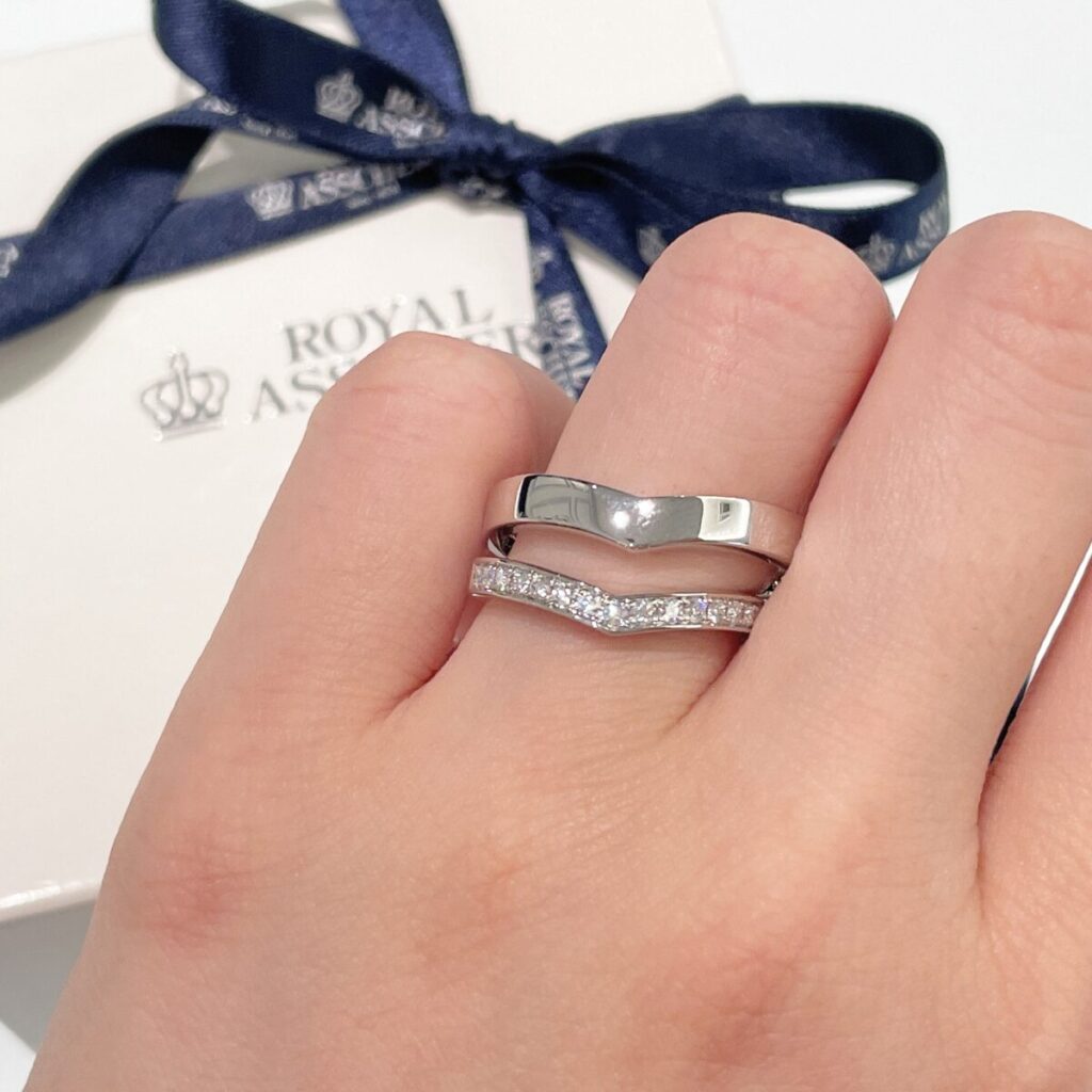 ロイヤル・アッシャーの結婚指輪WRA056/WRB066