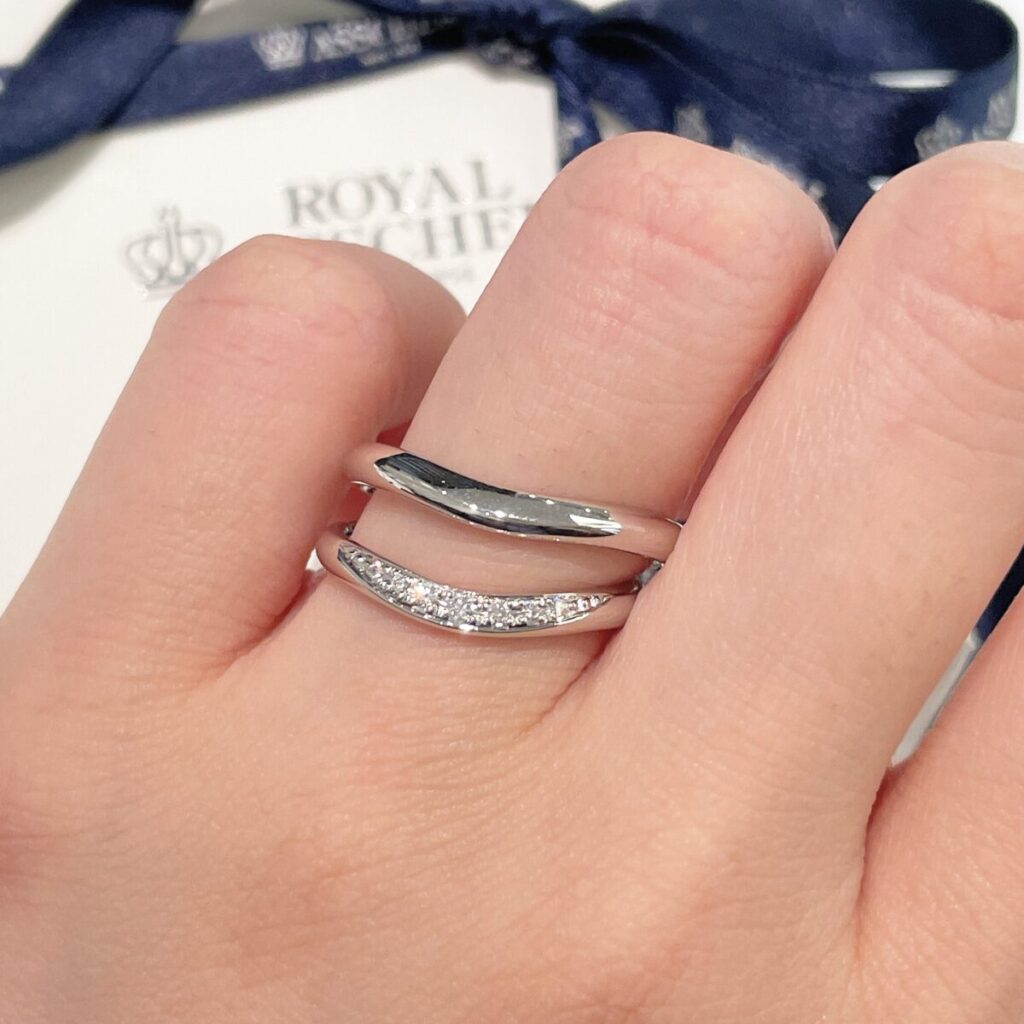 ロイヤル・アッシャーの結婚指輪WRA028/WRB038