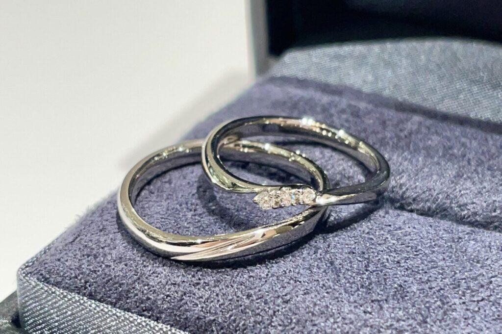 ラザールダイヤモンドの結婚指輪　アイリス