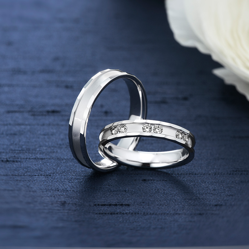 ロイヤル・アッシャーの結婚指輪WRA035/WRB052