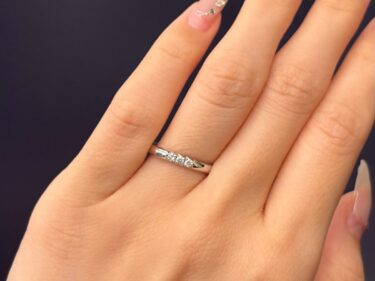 3石の結婚指輪はなぜ人気？意味やおすすめデザインを解説