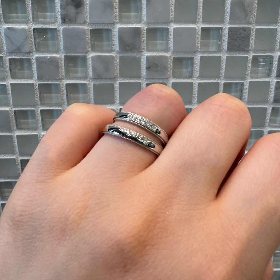 モニッケンダムの結婚指輪　21WR71と21WR73着用画像
