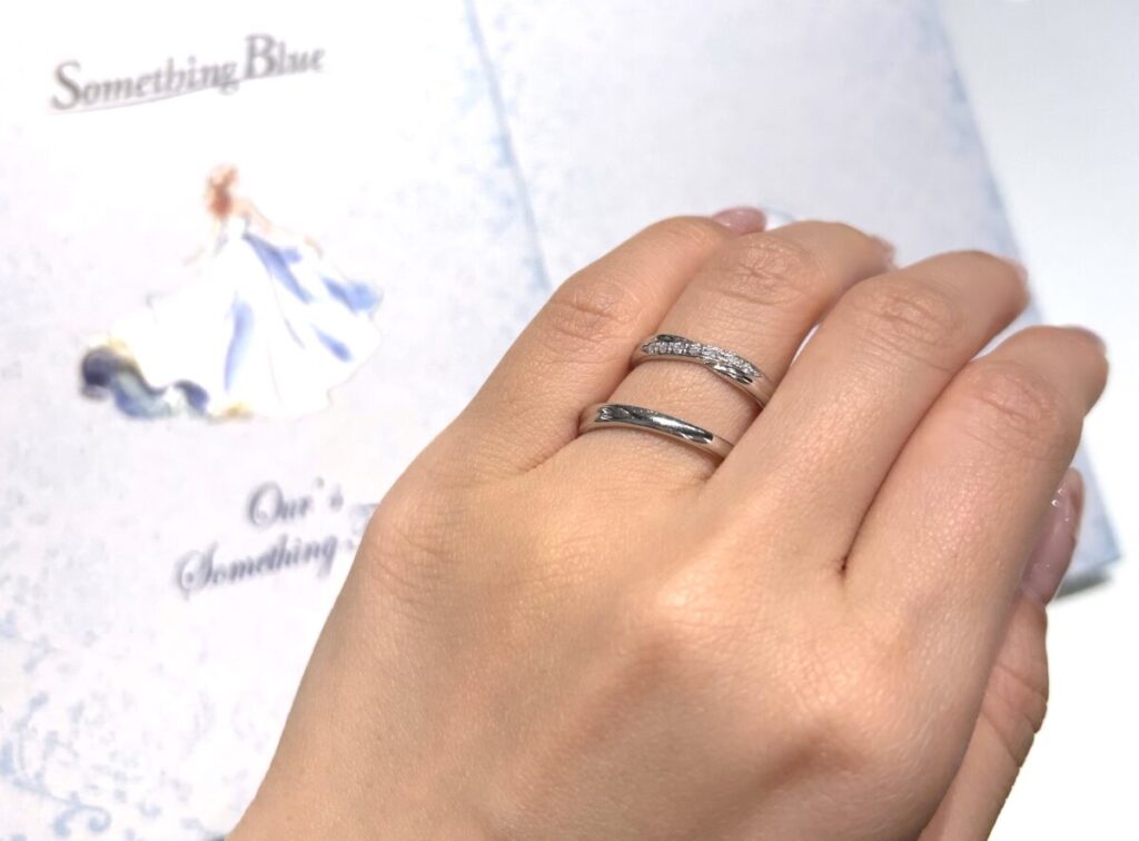 サムシングブルーの結婚指輪着用画像