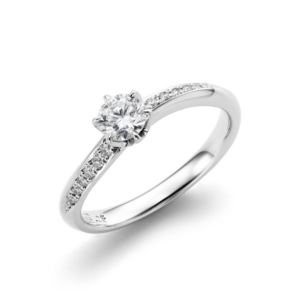 16号以上でもオーダーできるロイヤル・アッシャーの婚約指輪ERA818