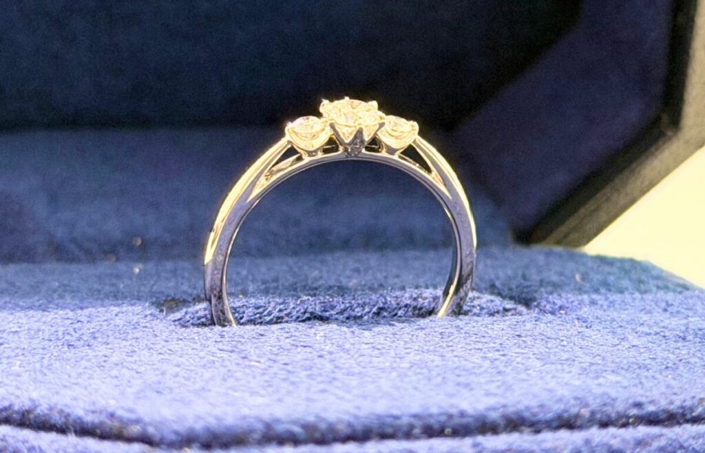 ロイヤル・アッシャーの婚約指輪ERA822