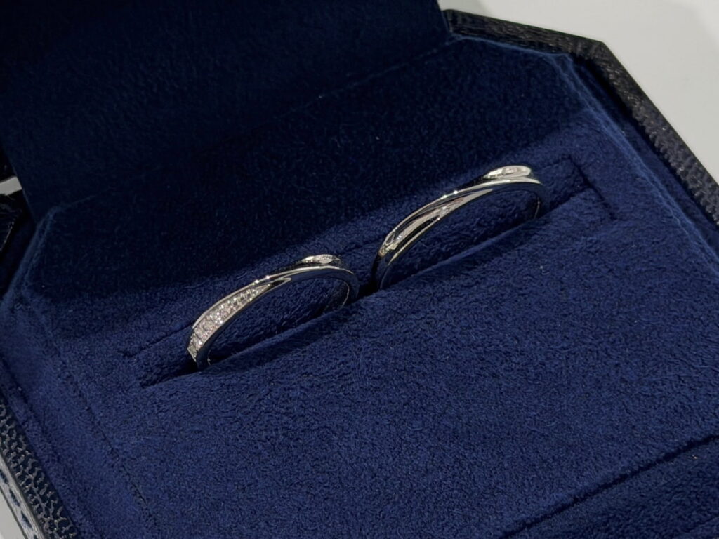 ロイヤル・アッシャーの結婚指輪WRA050/WRB060