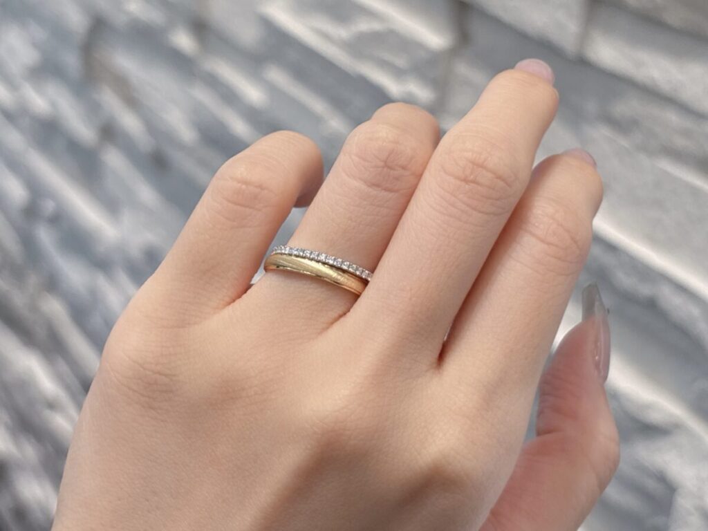 鍛造の結婚指輪フィッシャー 重ねづけ