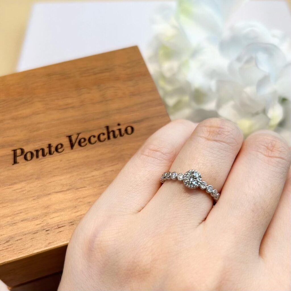 ポンテヴェキオの婚約指輪　ミルアモーレ着用画像